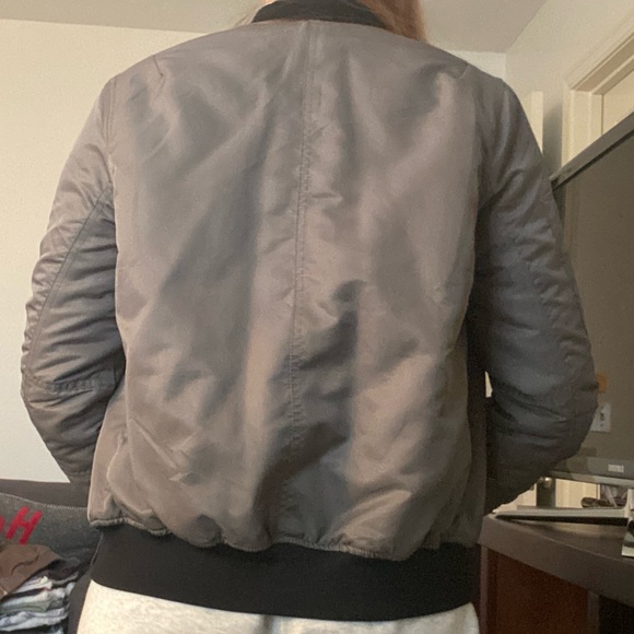 💸 Muted Olive Bomber Jacket - Picture 9 of 11